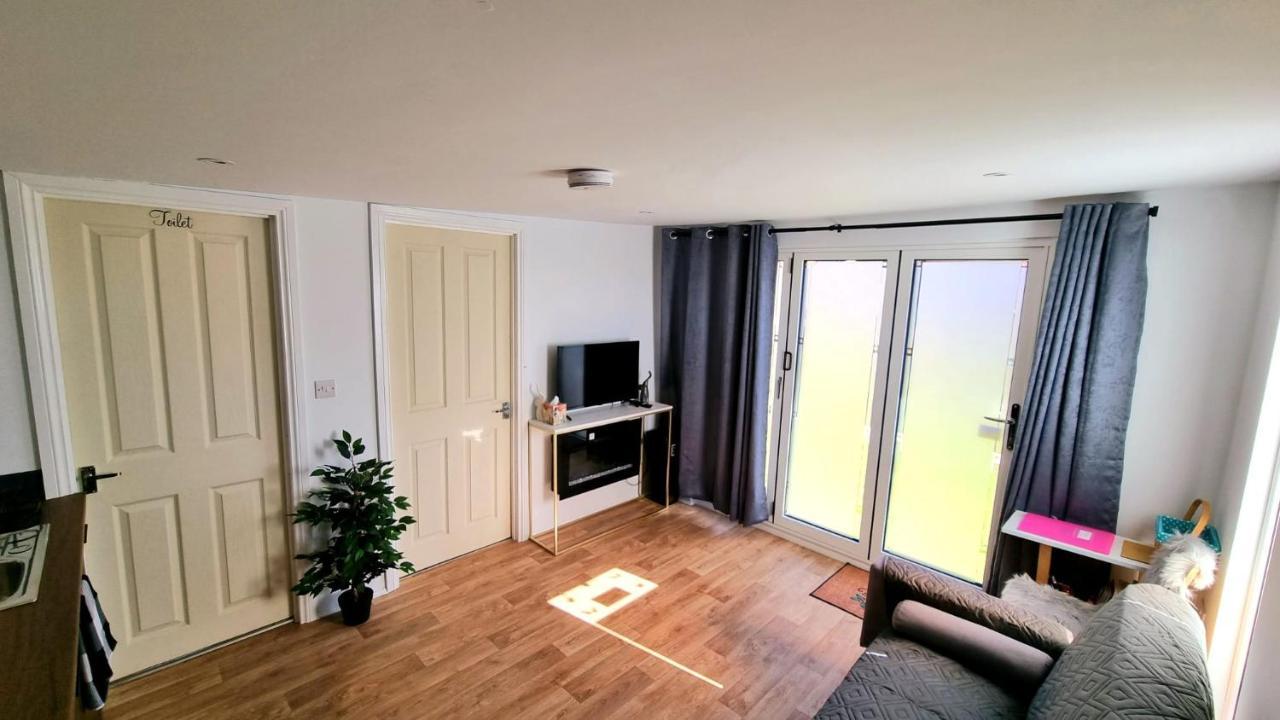 T-I-G-H The Coziest Place Wifi & Netflix Near Roundhay Villa Leeds  Ngoại thất bức ảnh
